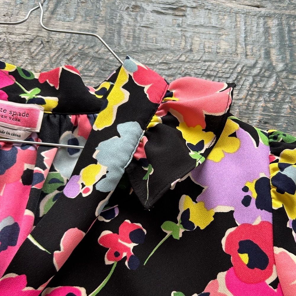 Kate Spade New York Women V Neck Tie Blouse Small, Ruffle Color Black Colorful - Picture 4 of 9